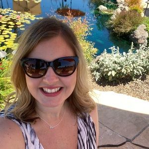 Meet your Posher, Christina